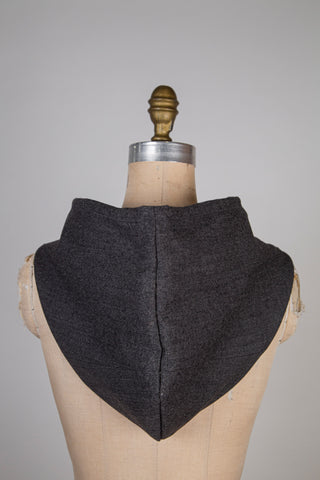 Capulard satin tissé gris optique / pure laine vierge anthracite