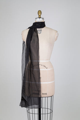 Foulard noir façon organza diaphane