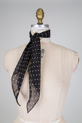 Foulard triangle moyen "petit coeur après 9h"