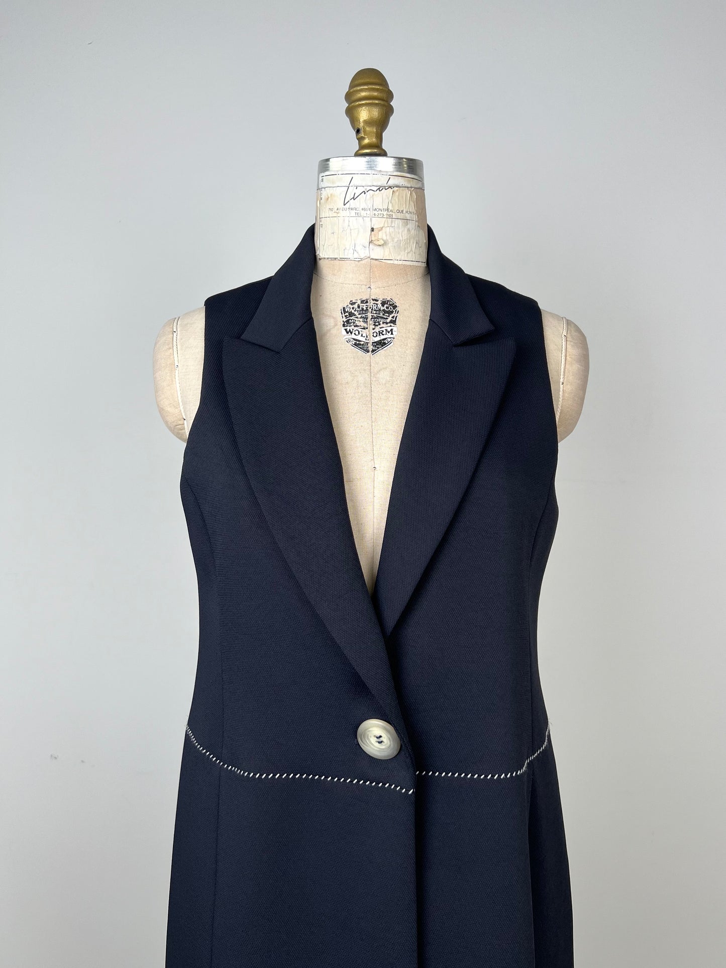 Blazer veste sans manches marine à détail pointillé (10)