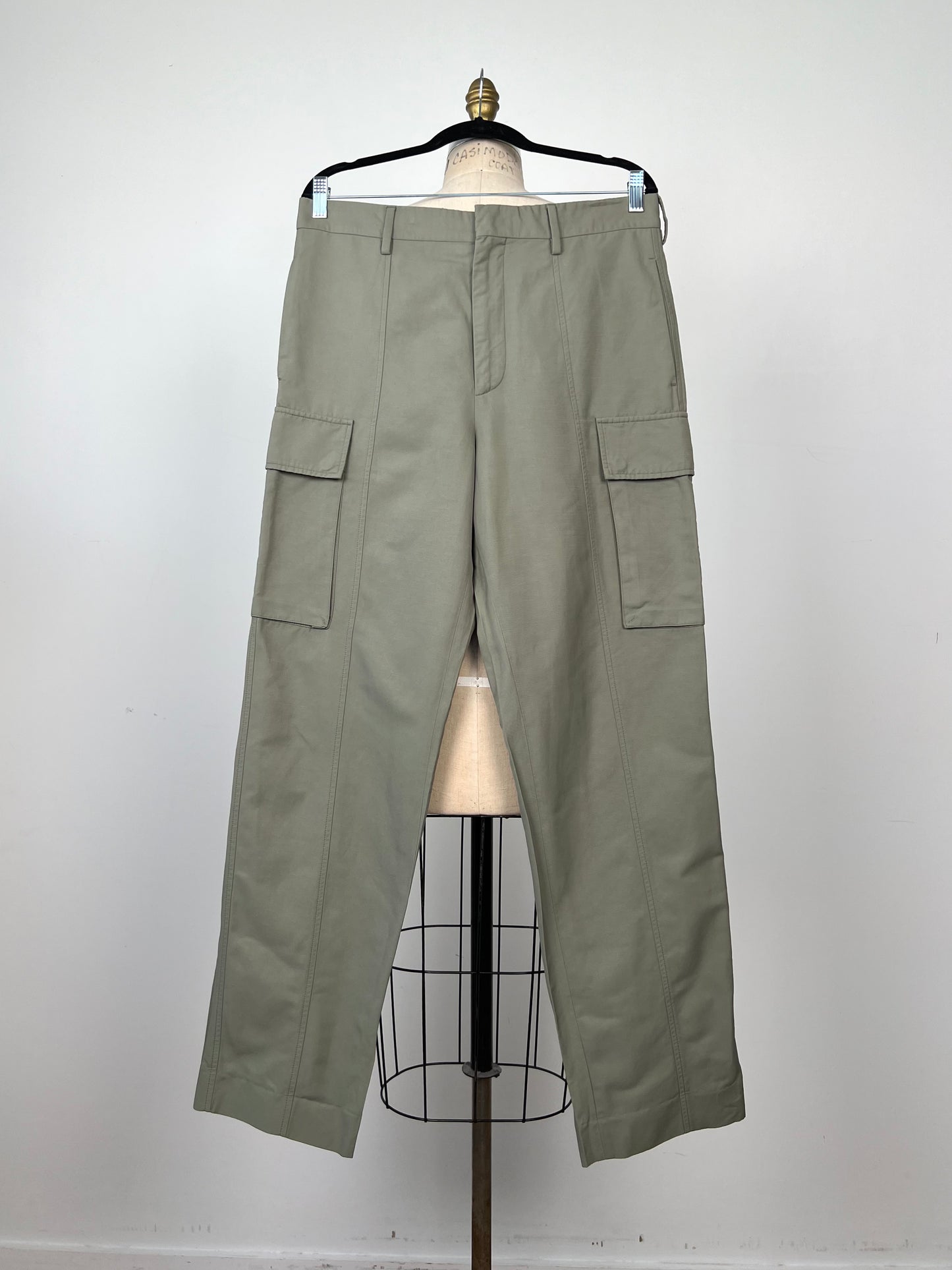 Pantalon cargo kaki pâle (L)