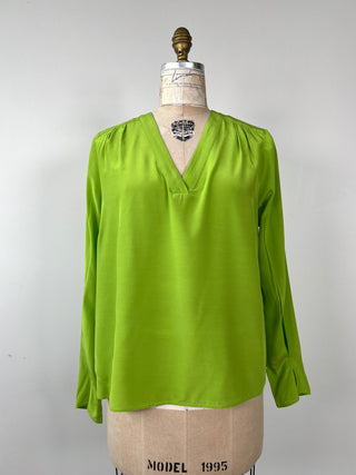 Blouse évasée vert néon irisé à col V (8 et 12)