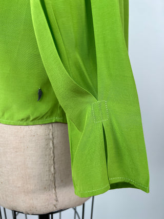 Blouse évasée vert néon irisé à col V (8 et 12)