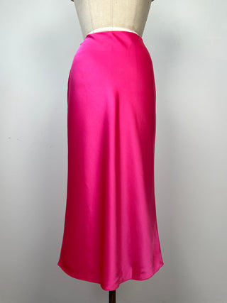 Delightful pink satin skirt (6/8)