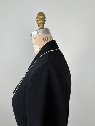 Black fitted blazer with white piping (2)