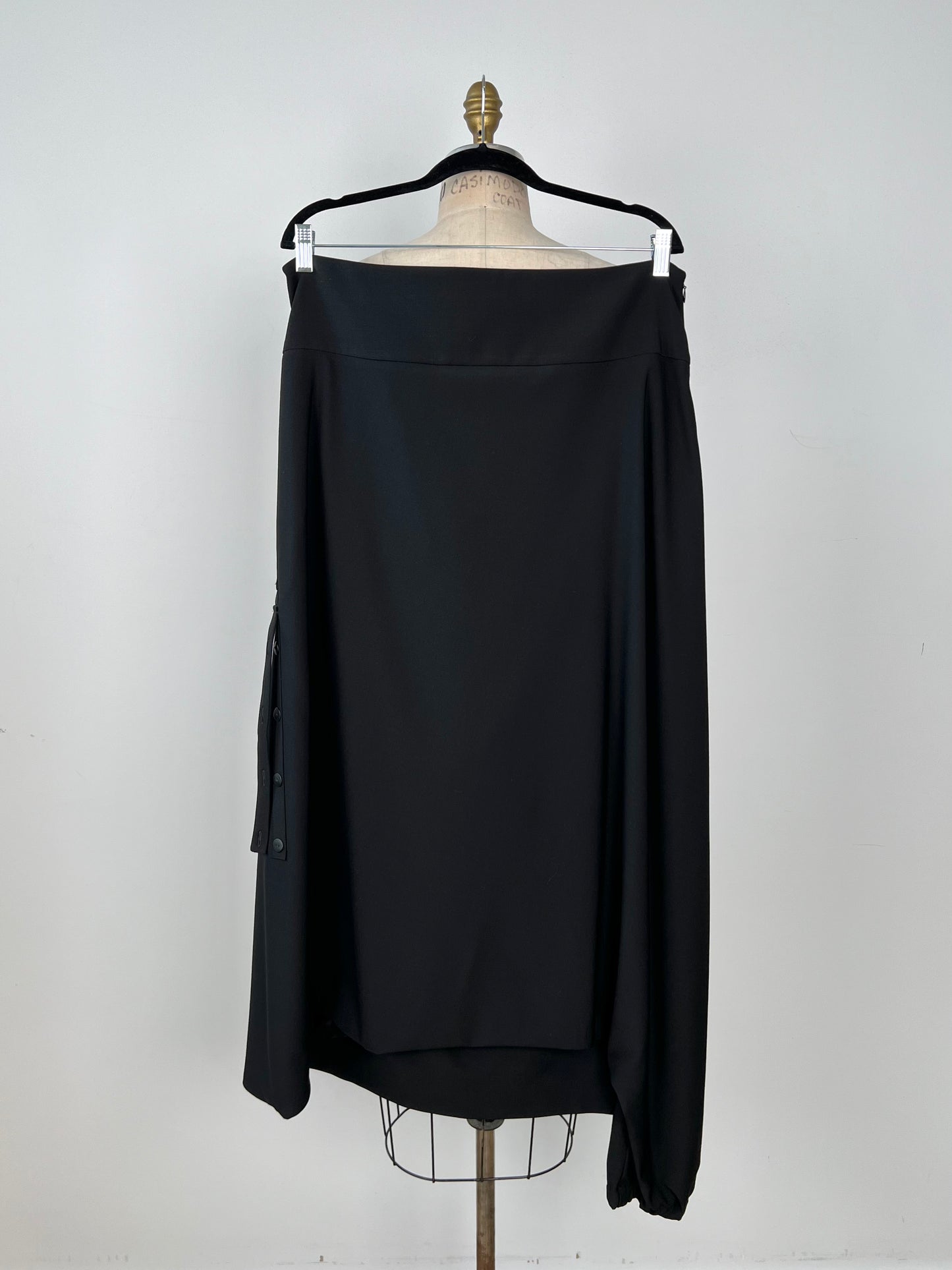 Pantalon noir sarouel asymétrique à pan de jupe (XL)