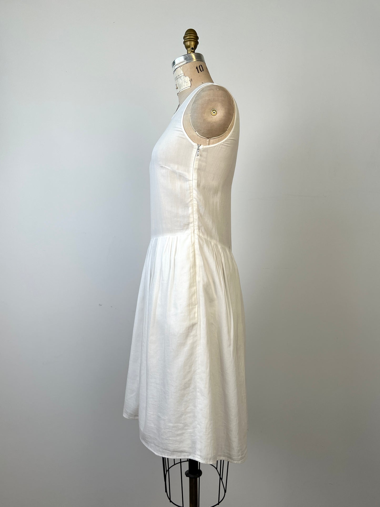 Robe évasée blanche en voile de coton (6)