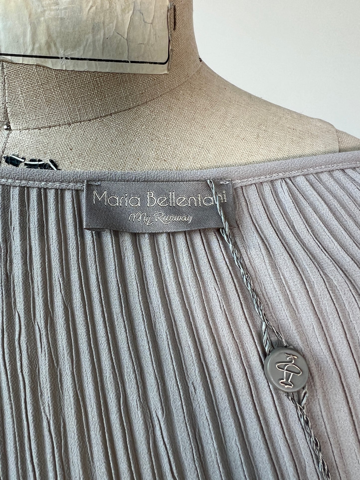 Top gris perle à texture plissée / gaufrée (M+L)