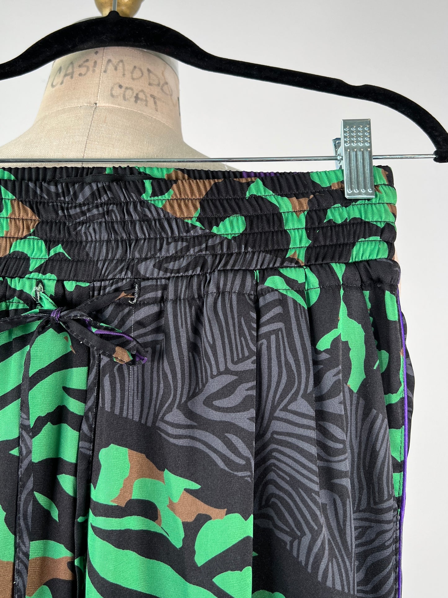 Pantalon en satin imprimé zèbre et léopard vert et mauve (XXS)