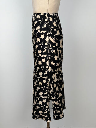 Black flowing skirt with black cream pattern (6)