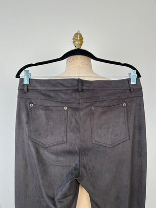 Pantalon cigarette en faux suède anthracite profond (4 et 8)