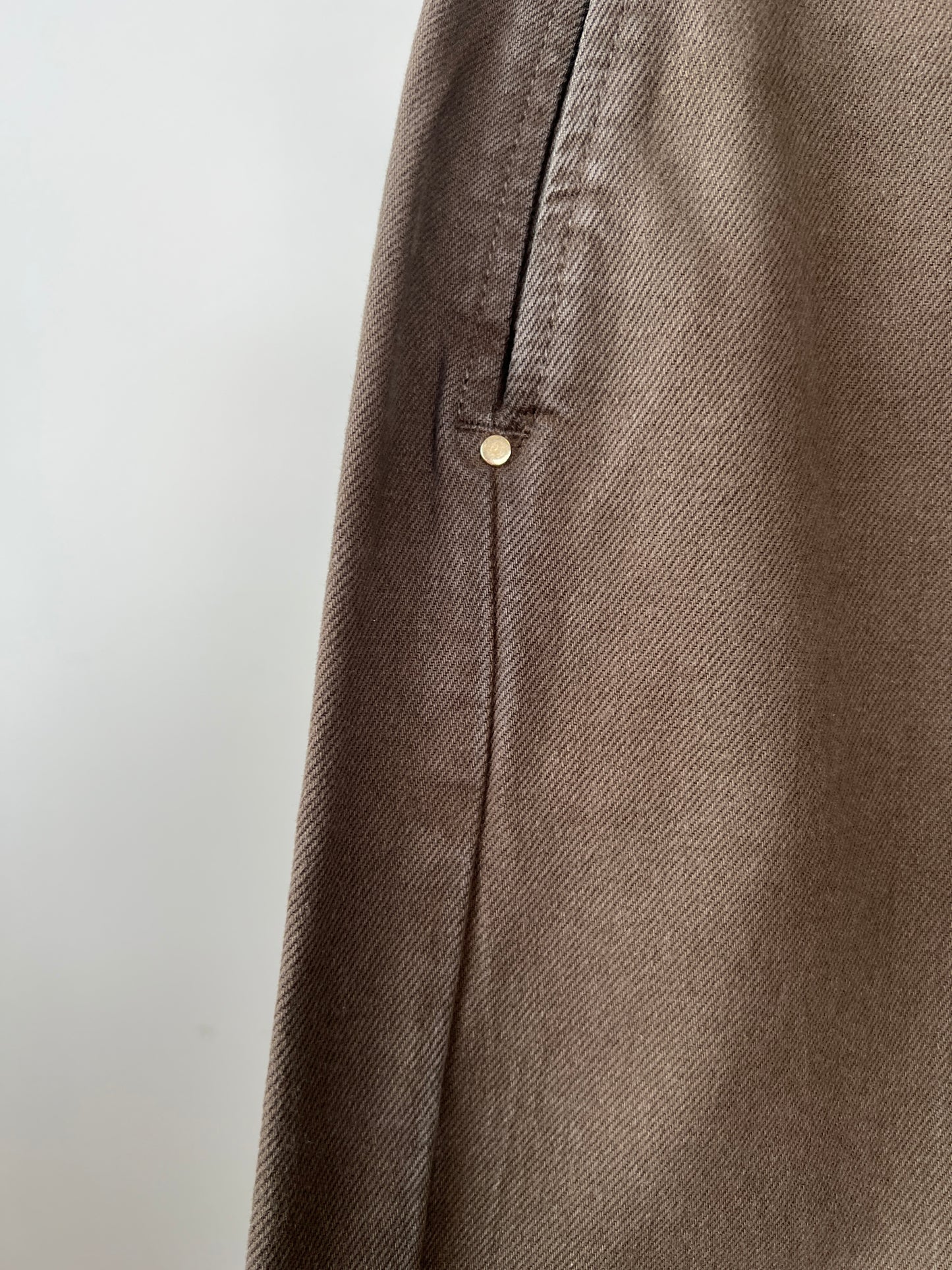 Pantalon chino en denim brun ourson (27)