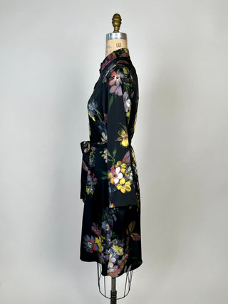 Robe en satin noir floral à manches kimono (4-10-12)