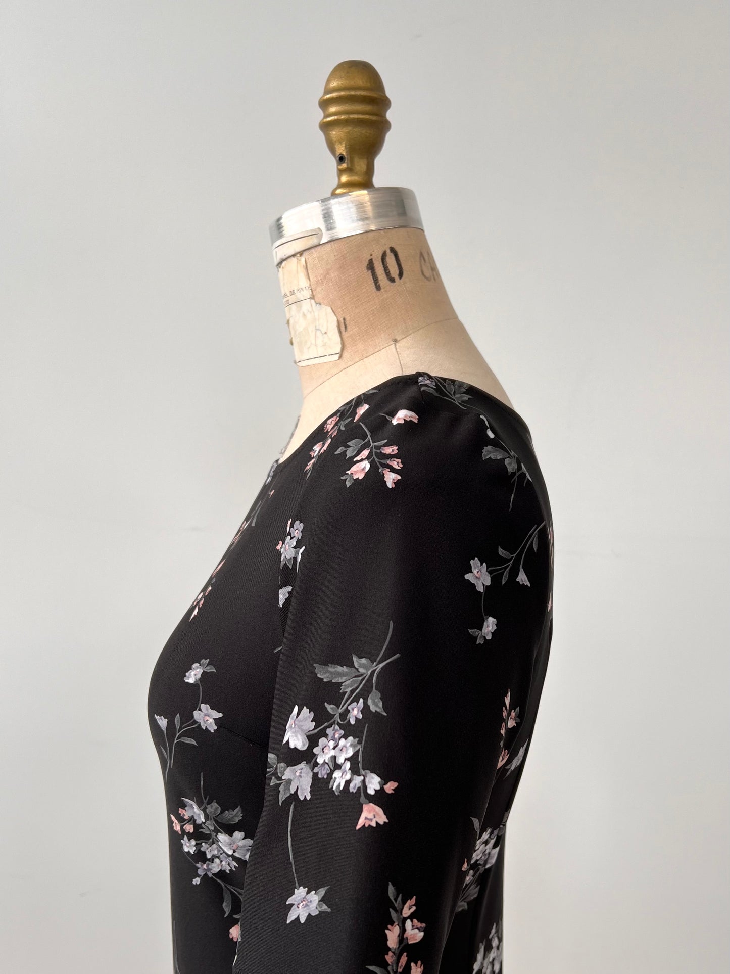 Robe florale noire lavable (S+M)