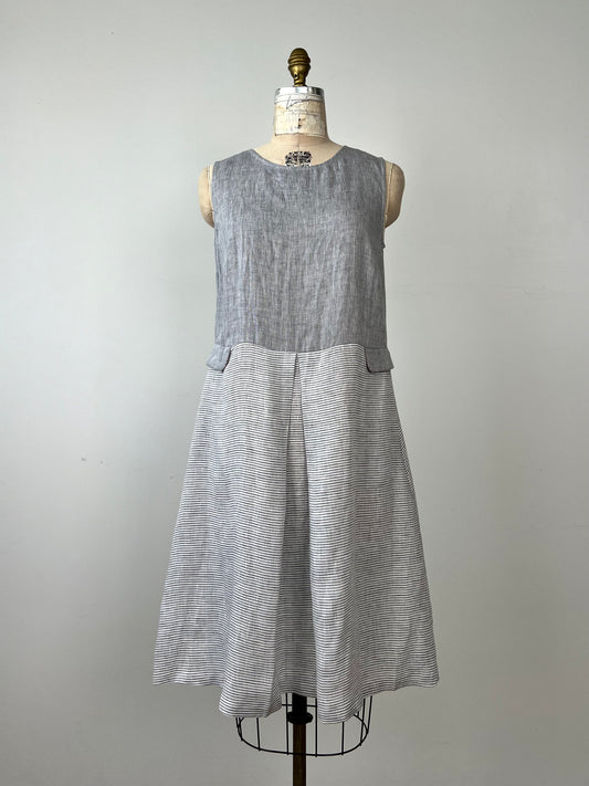 Robe évasée en lin gris à rayures crème (6)