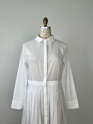 Robe chemisier blanche à jupe plissée (6)