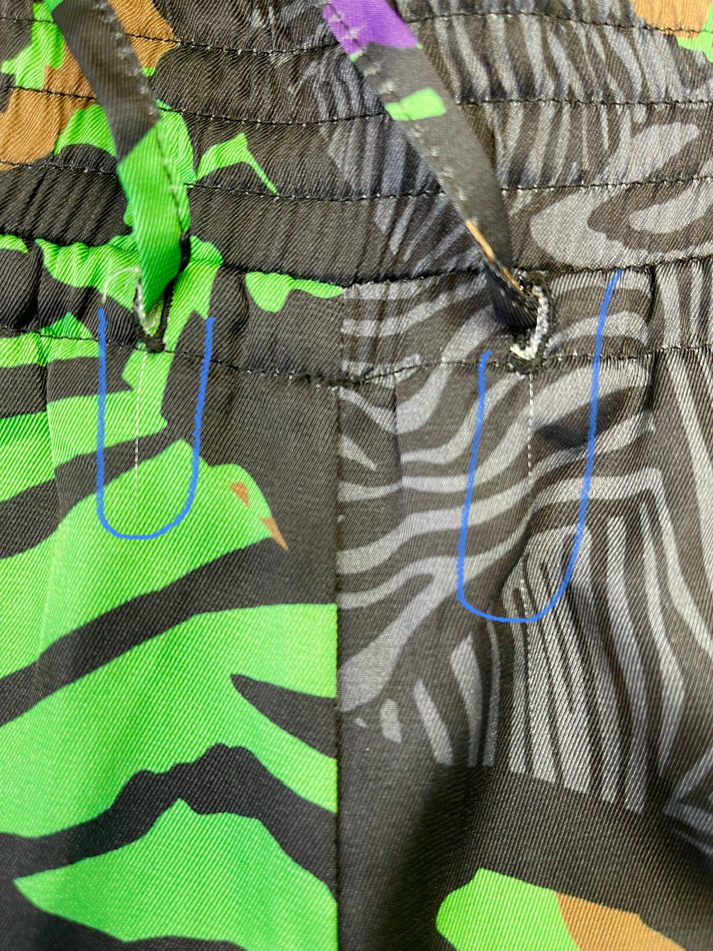 Pantalon en satin imprimé zèbre et léopard vert et mauve (XXS)