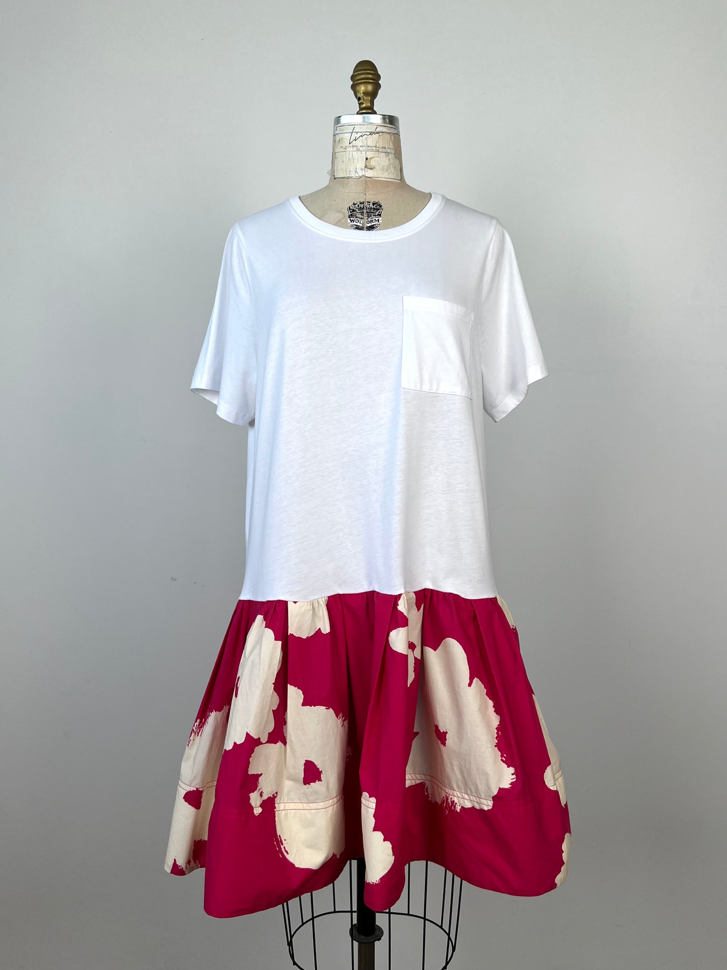 Robe t-shirt à jupe patineuse florale framboise (XL)