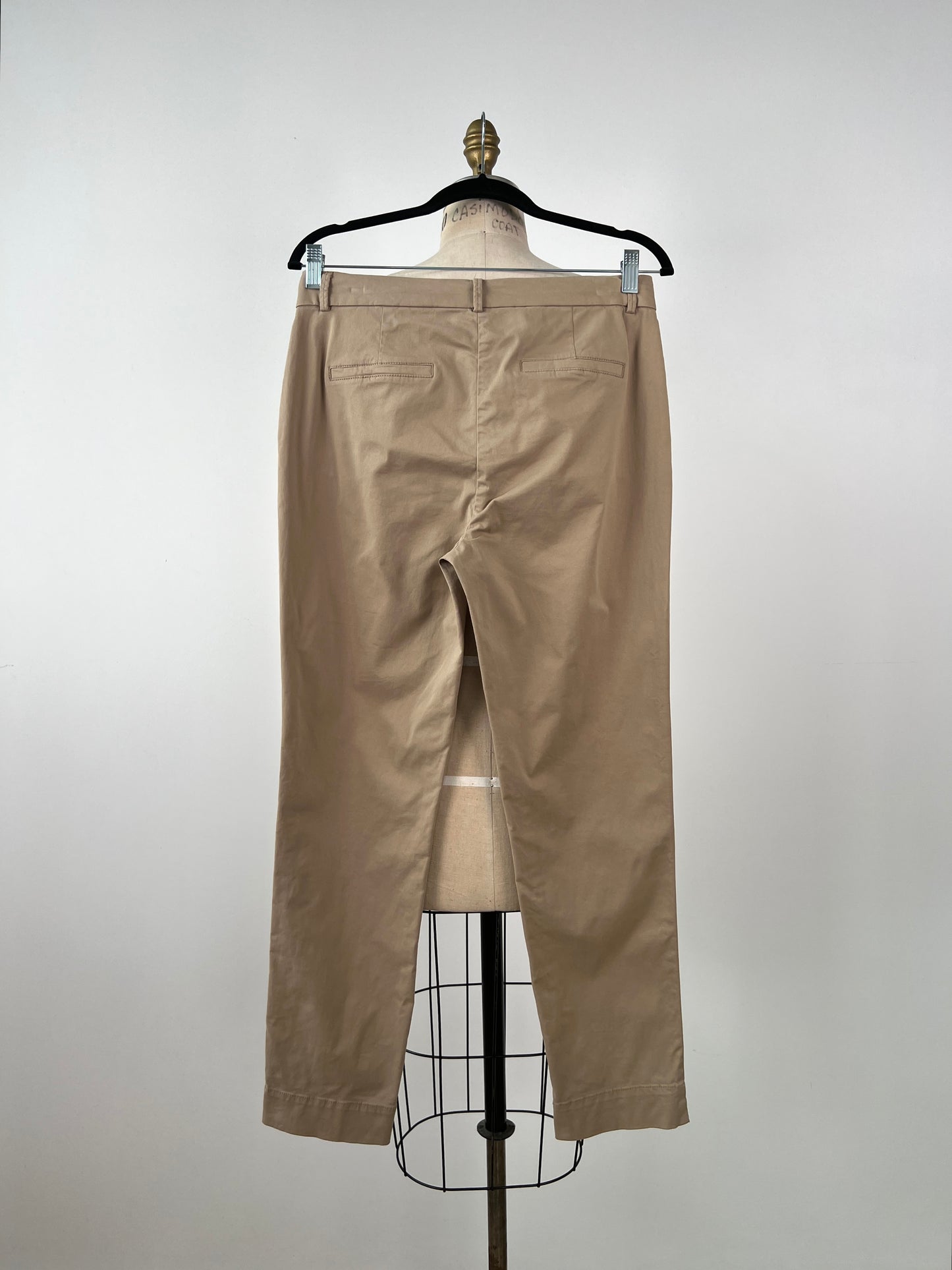 Pantalon beige indémodable en coton extensible (6/8)