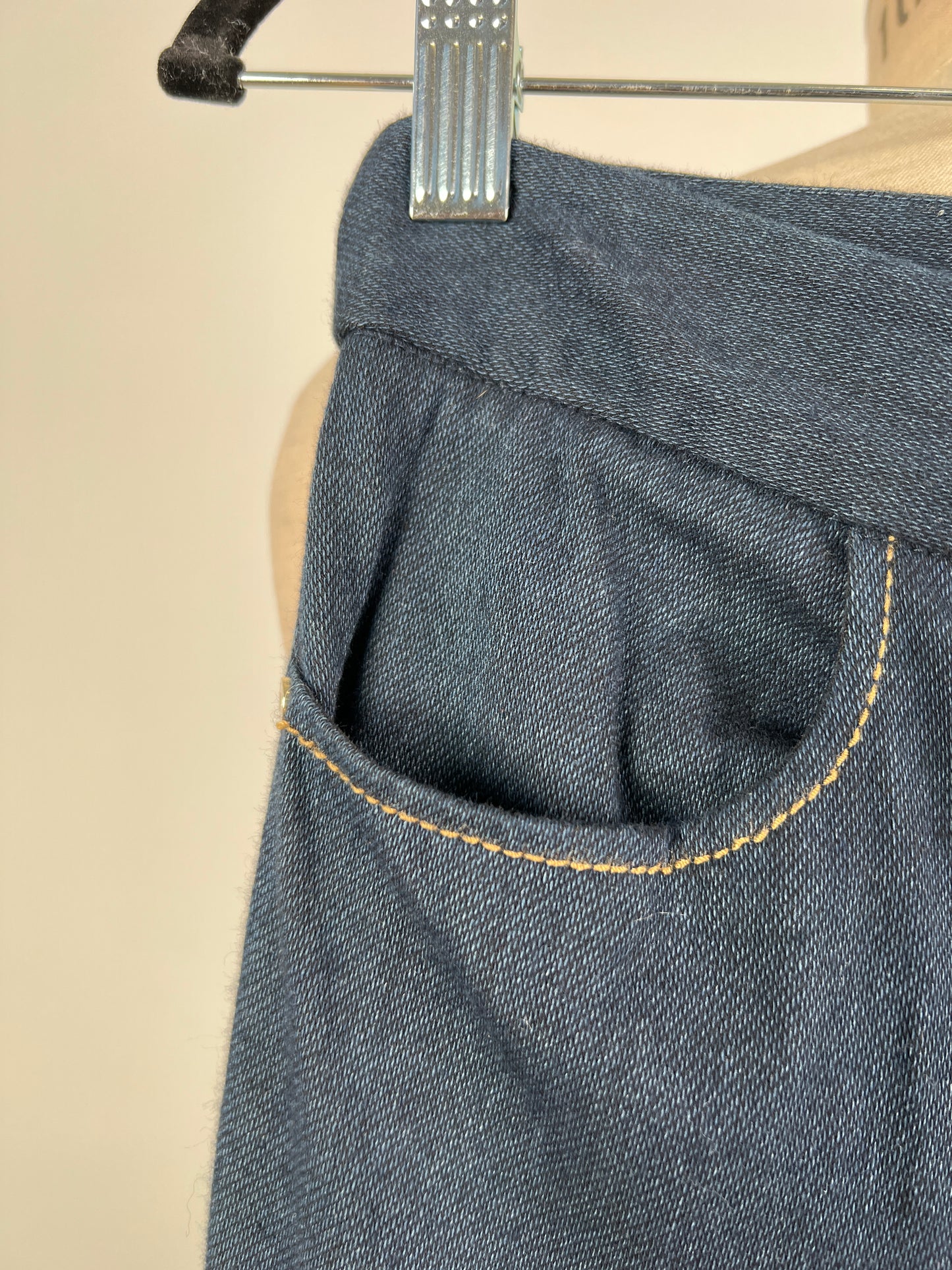 Pantalon effet denim en coton extensible (4)