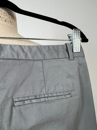 Pantalon cigarette en coton sergé gris (XS et M)