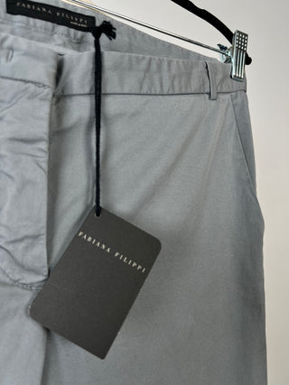 Pantalon cigarette en coton sergé gris (XS et M)