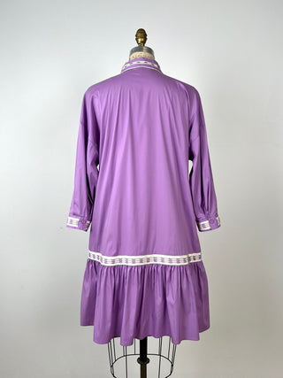 Robe mauve à volant et passementeries (6)