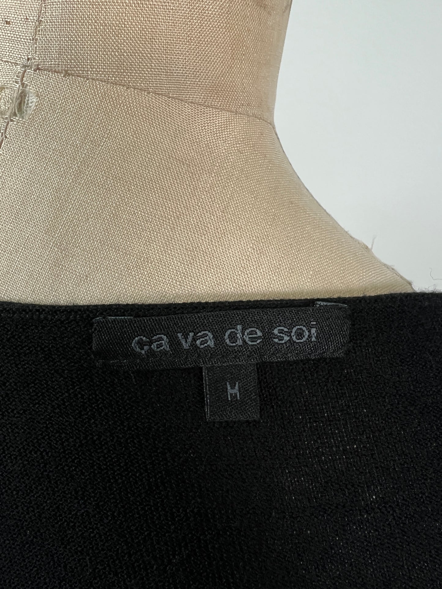 Robe noire classique en tricot mérinos (XS)