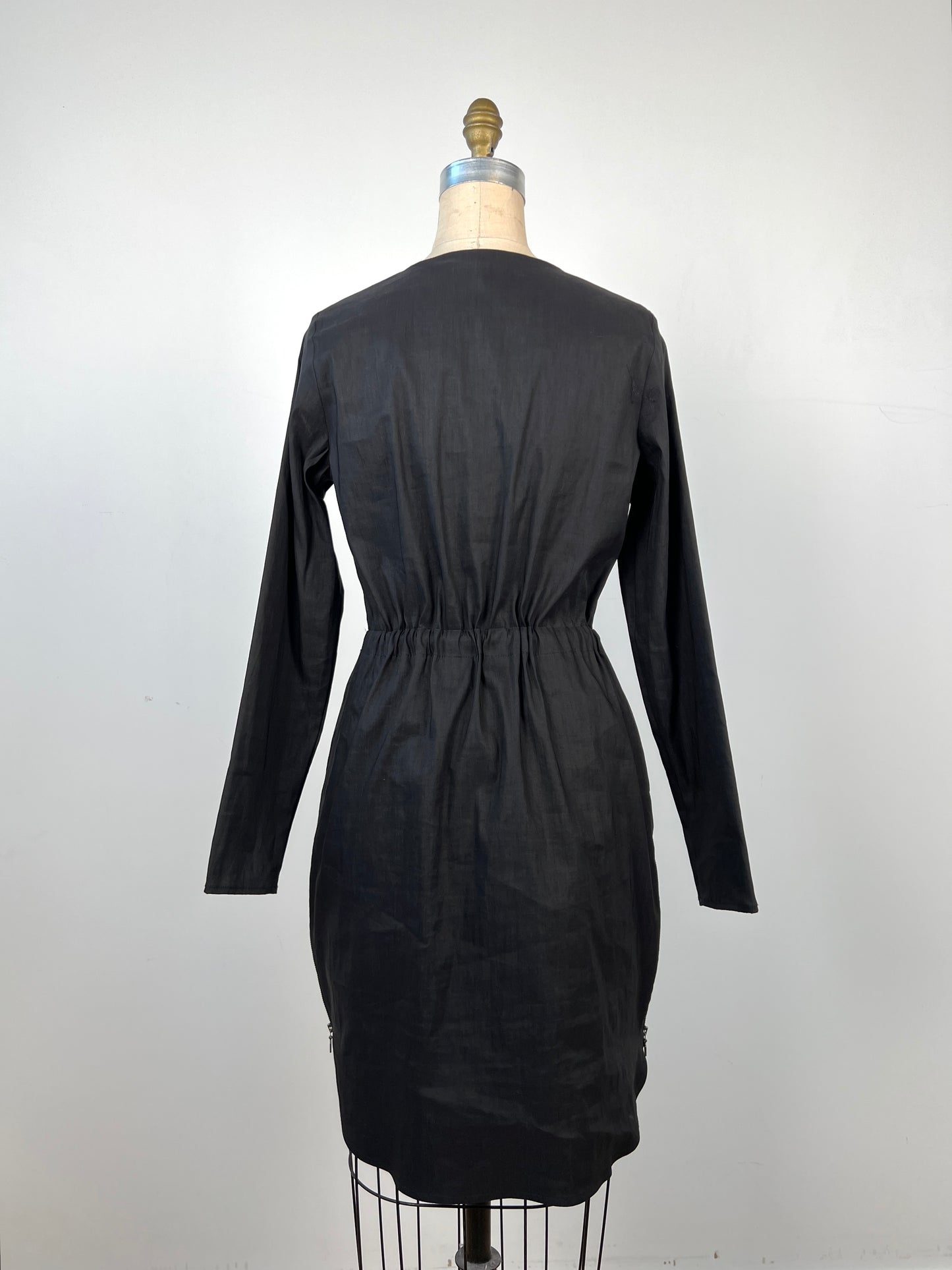 Robe noire ajustable en lin technique 4 saisons (S)