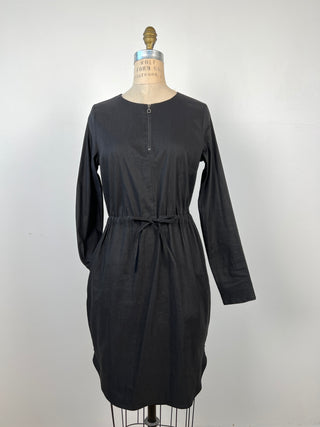 Adjustable black dress in 4-season technical linen (S)