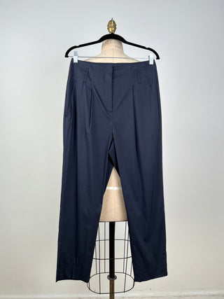 Chic chino pants in glossy navy canvas (6)