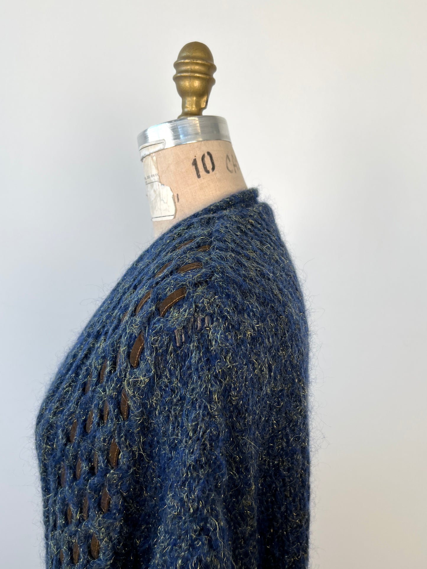 Chandail vintage en tricot marine à rubans  (L)