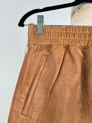 Natural leather urban shorts with elastic waist (8)