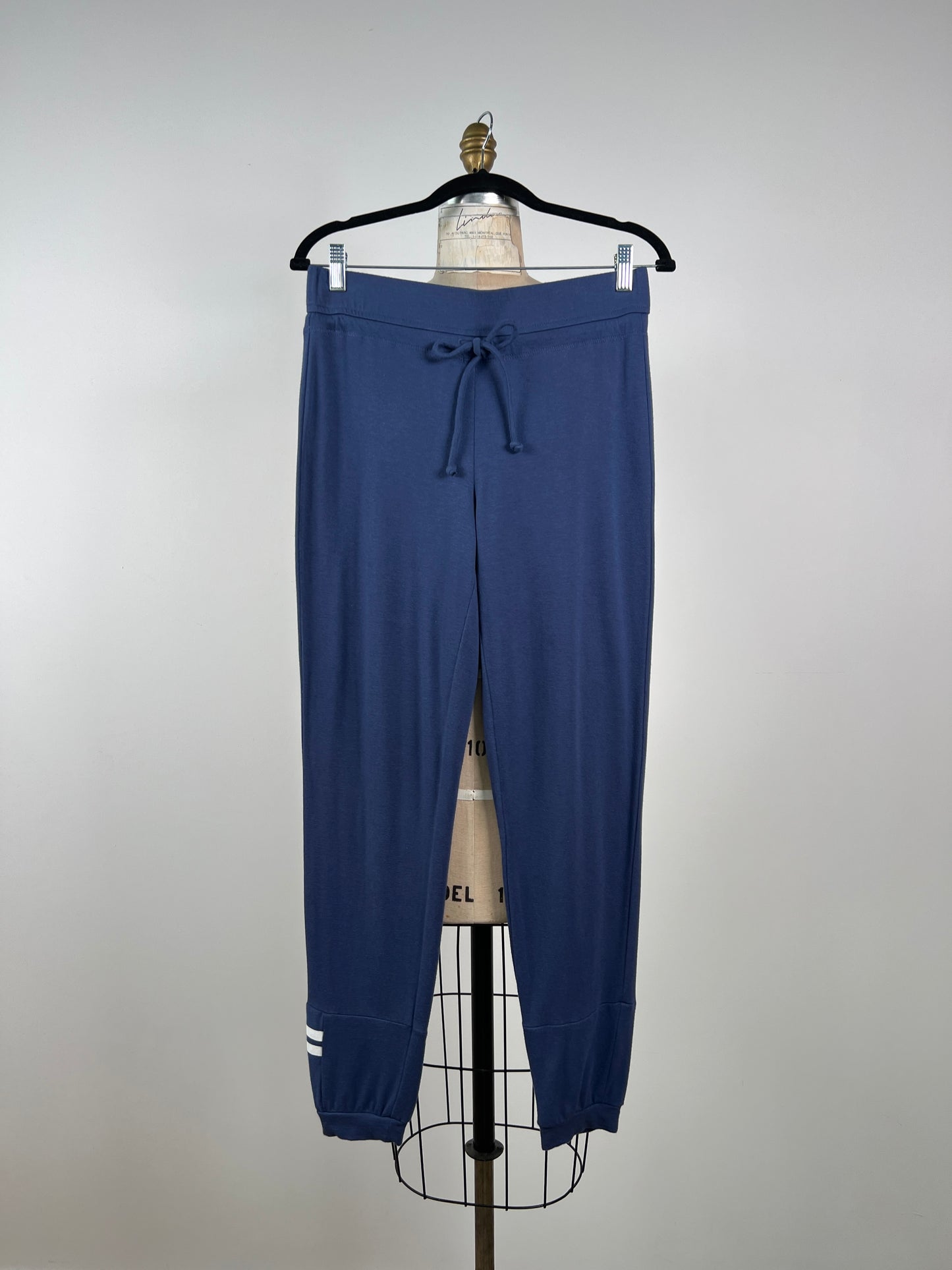 Pantalon jogger bleu à détail de lignes blanches (S/M)