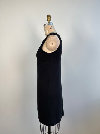 Robe noire à col bijoux (4/6)