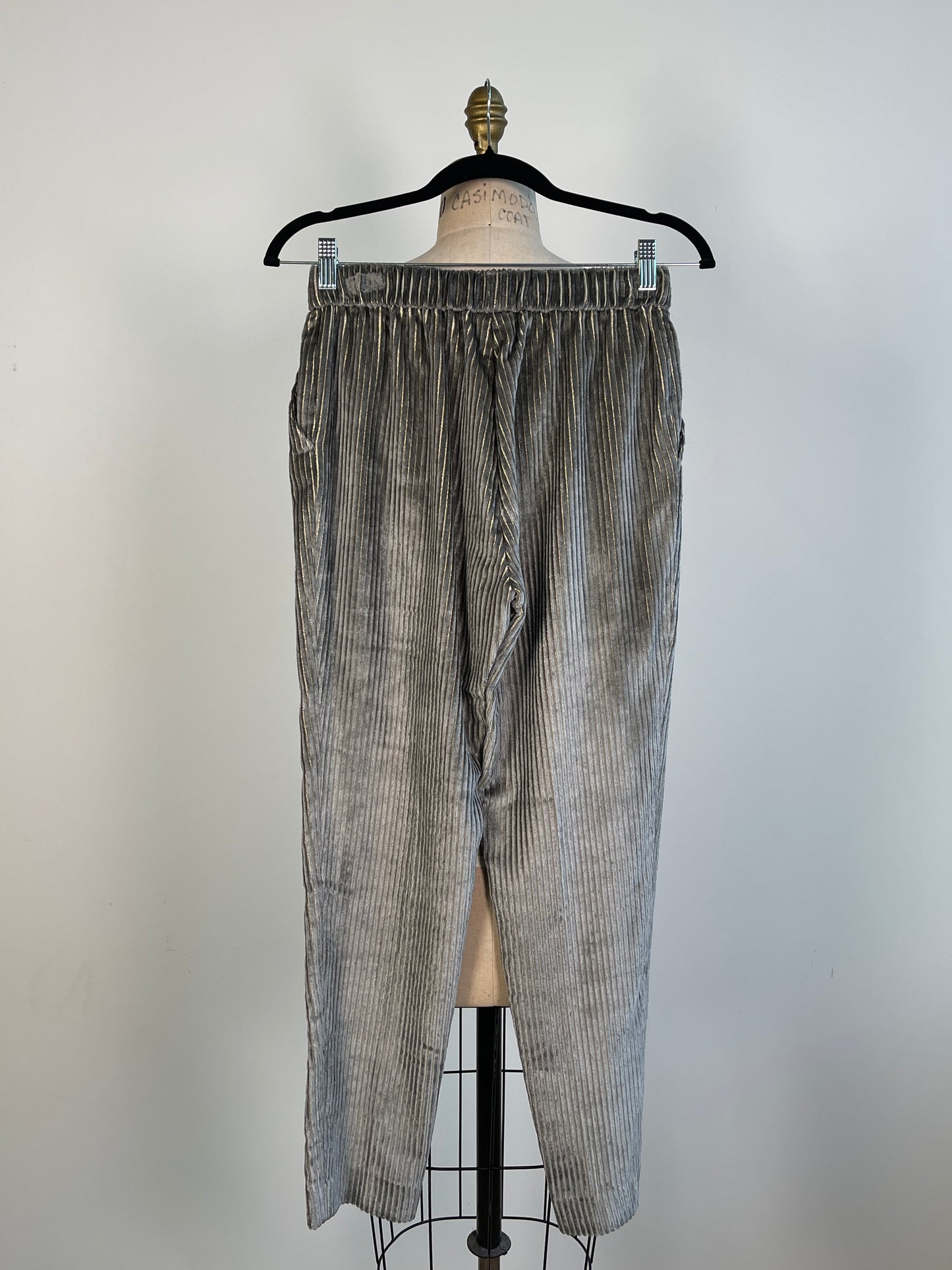 Pantalon gris et doré en velours (2)