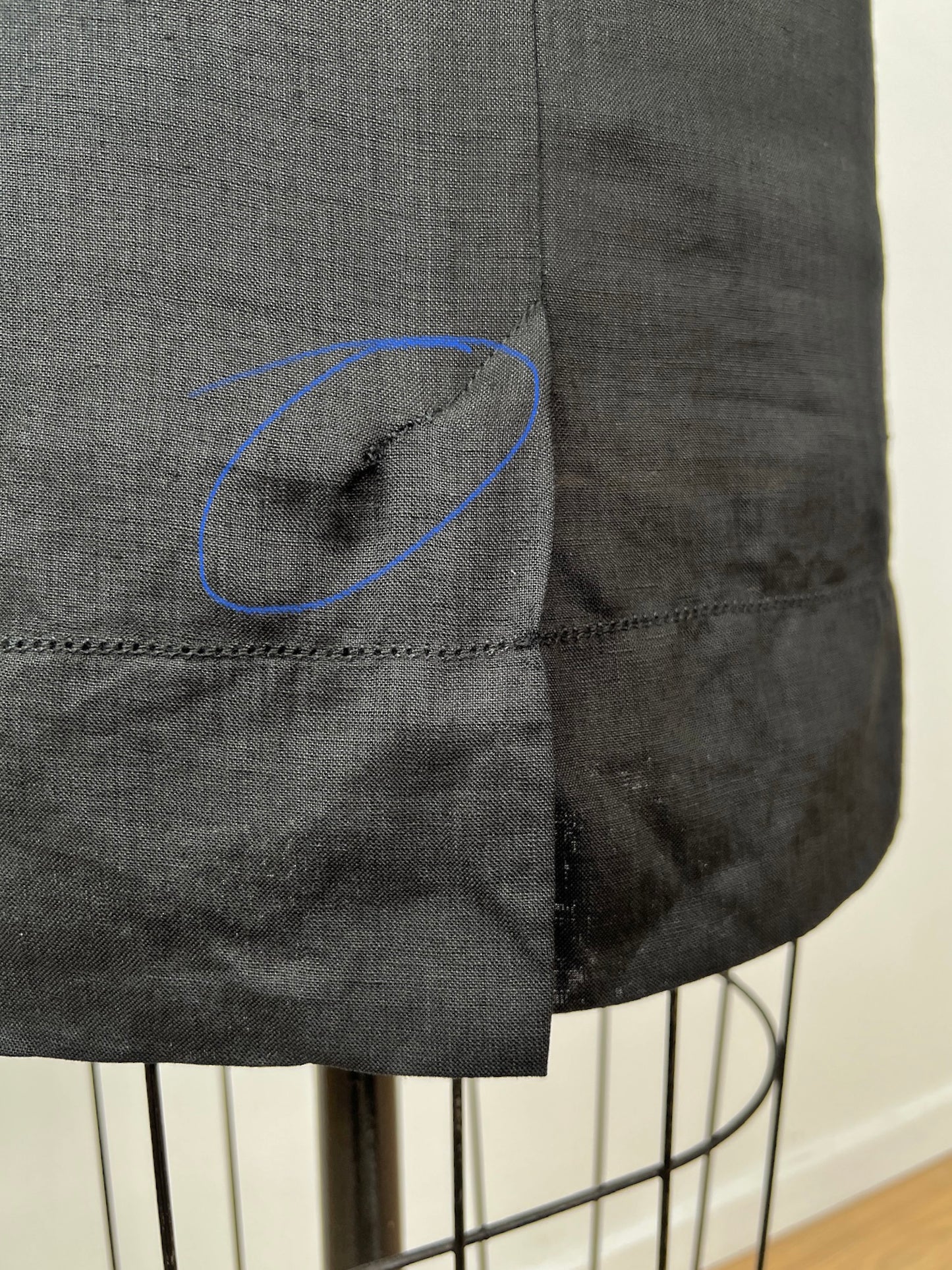 Robe noire à encolure droite en pur lin lavable (XS)