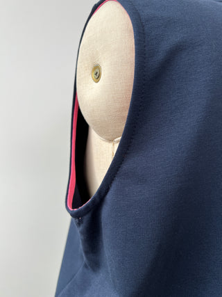 Sleeveless navy jacket with zip and pink drawstrings (10)