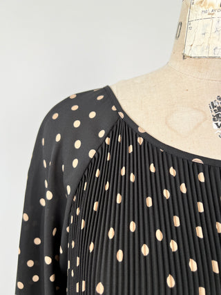 Blouse plissée évasée noire à pois sable (12+14)