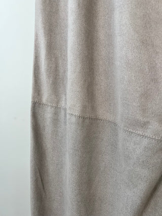 Pantalon mou chic écourté en faux suède gris (2 à 6)