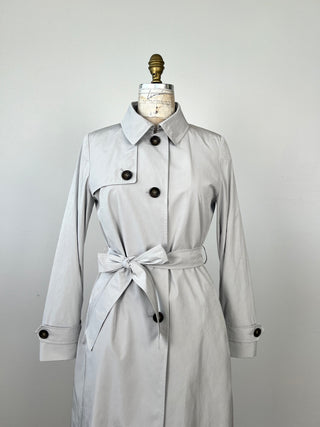 Pearl gray trench coat in glossy microfiber (6)