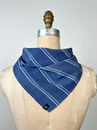 Foulard carré bleu denim à rayures ciel