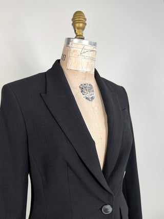 Black fitted blazer in stitched weave (4 and 6)