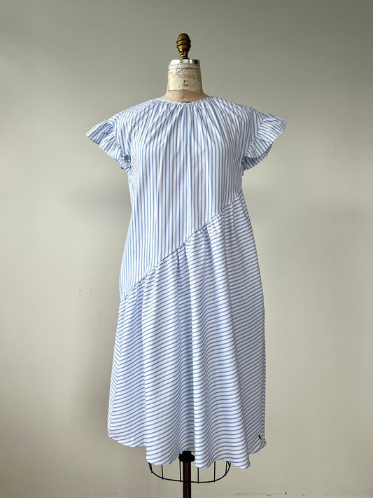 Robe ample blanche à rayures bleues (6)