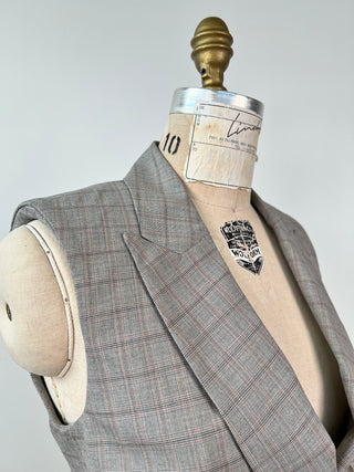 Gray sleeveless blazer with fine coral checks (4/6)