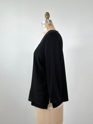 Black two-material sweater with round neck and V-slit (6)