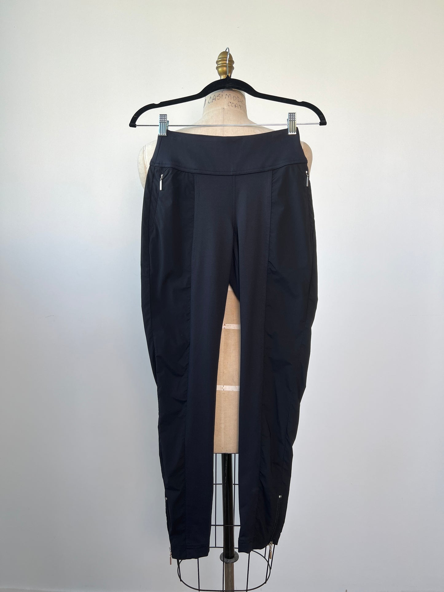Pantalon skinny noir en microfibre bi-matière (XXS et XS)