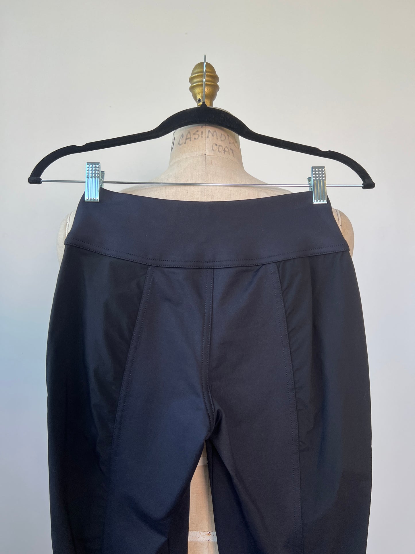 Pantalon skinny noir en microfibre bi-matière (XS et S)