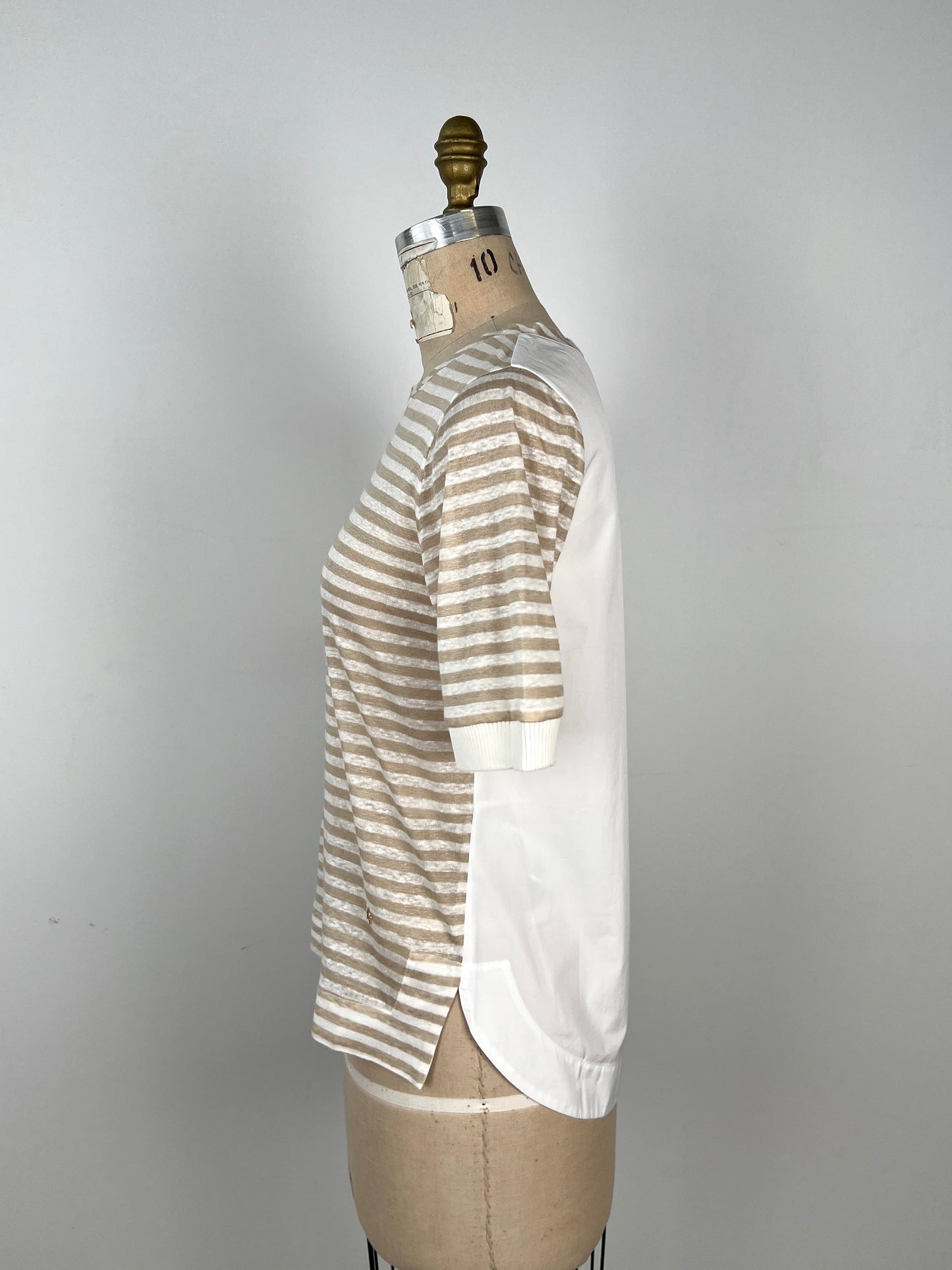 T-shirt à rayures blanc et sable à dos chemisier (XS)