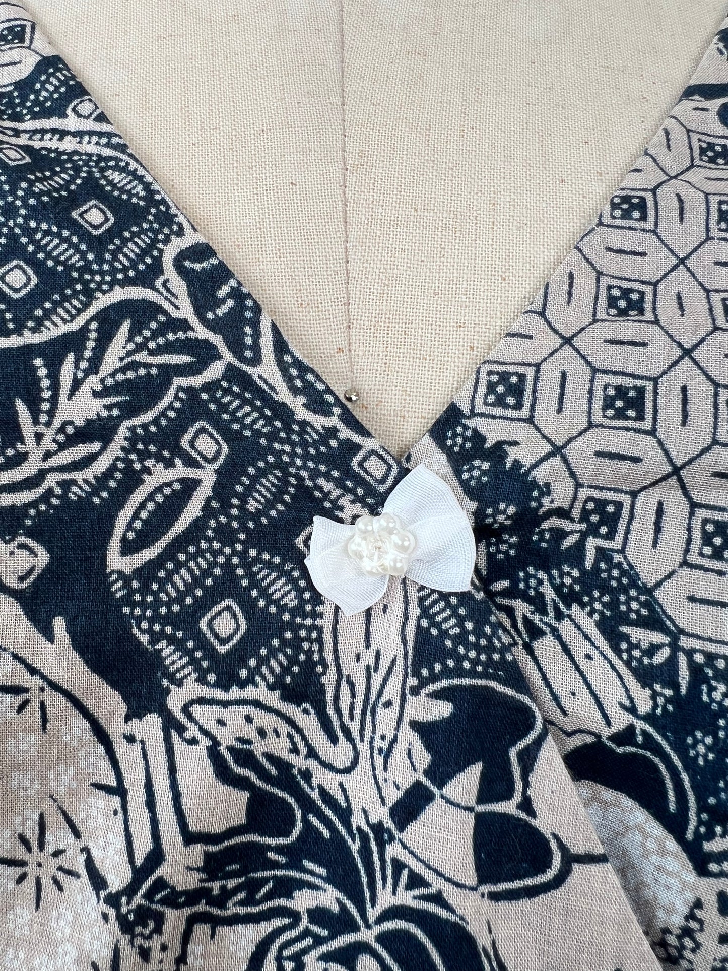 Robe marine à imprimé floral sable (16)